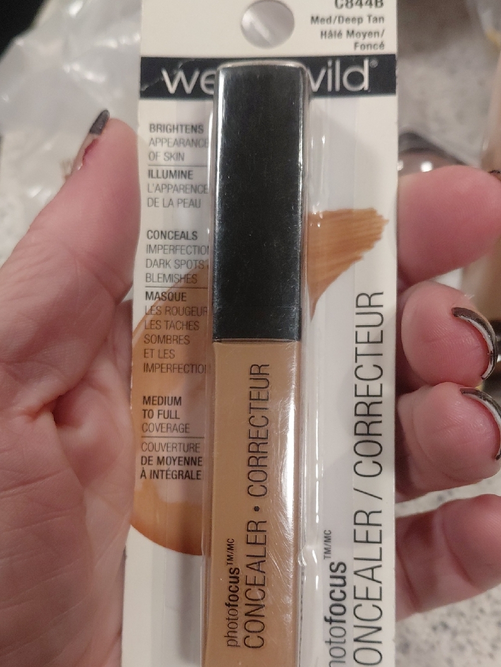 wet n wild Brown & Gold Makeup Set with Natural Lashes - Picture 6 of 12